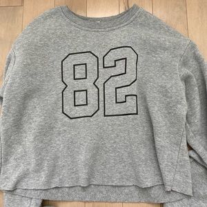 cropped sweatshirt
